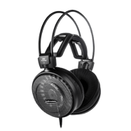 summit1g’s headset: Audio-Technica ATH-AD700X