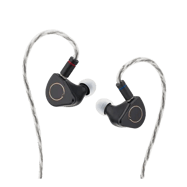 Twistzz’s earphones: Simgot SuperMix 4